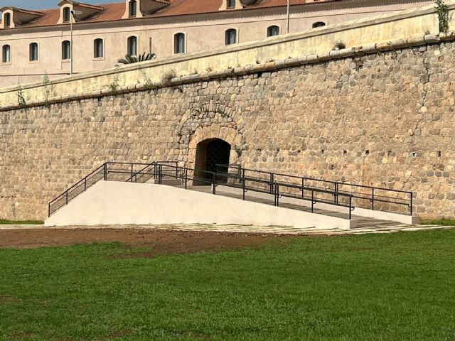 La Comunidad Autónoma exige al Ayuntamiento de Cartagena la demolición inmediata de la nueva estructura de la Puerta del Socorro de la Muralla del Mar - 2, Foto 2