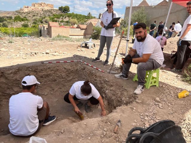 El programa de voluntariado en las excavaciones de Las Fortalezas del Rey Lobo es un éxito y seguirá tras el verano - 2, Foto 2