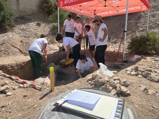 El programa de voluntariado en las excavaciones de Las Fortalezas del Rey Lobo es un éxito y seguirá tras el verano - 3, Foto 3