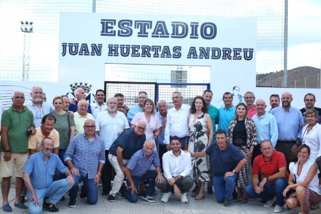 El Ayuntamiento rinde homenaje a Juan Huertas, ´El frontón de Los Belones´, dando su nombre al campo de fútbol de la localidad - 1, Foto 1