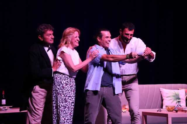 El humor y la solidaridad llenan el Teatro Geli Albaladejo con la obra benéfica Ese No El humor y la solidaridad llenan el Teatro Geli Albaladejo con la obra benéfica Ese No