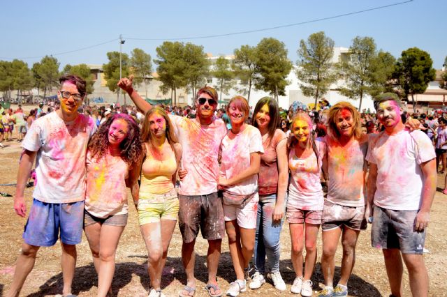 La tercera edición de la 'Holi Festival' volvió a llenar de color y diversión las Fiestas torreñas - 4, Foto 4