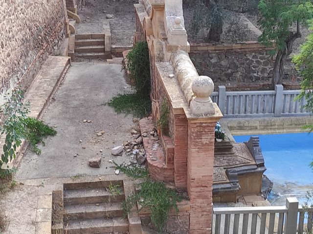 Huermur denuncia los derrumbes de la histórica Fuente Santa en el Santuario de la Virgen en Algezares - 1, Foto 1