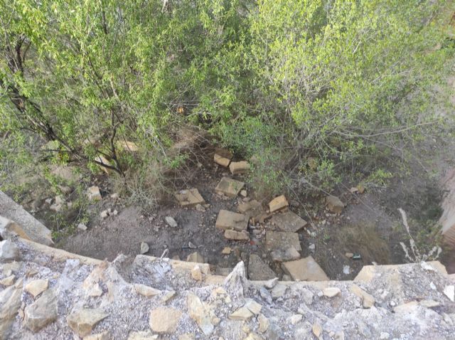 Huermur denuncia los derrumbes de la histórica Fuente Santa en el Santuario de la Virgen en Algezares - 5, Foto 5