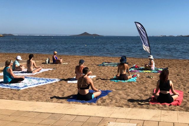 La campaña municipal de ´Deporte en las Playas´ se clausura este verano con una Master Class de Yoga - 1, Foto 1