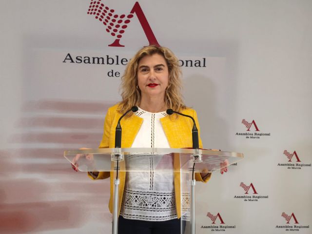 Carmina Fernández: 'El PP demuestra que la carta de López Miras era un paripé para hacer propaganda con la inmigración' Carmina Fernández: 'El PP demuestra que la carta de López Miras era un paripé para hacer propaganda con la inmigración'
