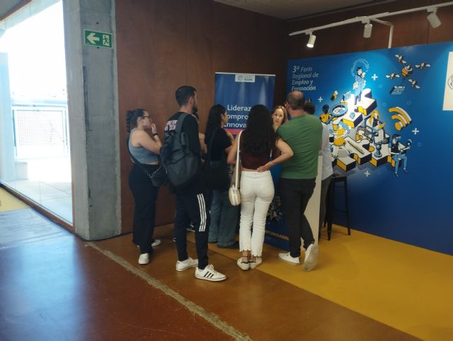 Los alumnos del PMEF-GJ Jardines de Bullas II realizan examen para la obtención el carnet de Fitosanitarios y asisten a la Feria de Empleo y Formación - 4, Foto 4