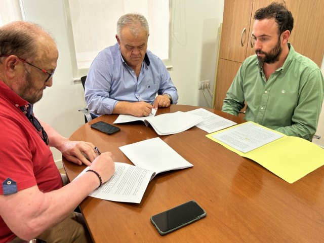 El Ayuntamiento y la Comunidad de Regantes de Totana formalizan el convenio de colaboración - 1, Foto 1