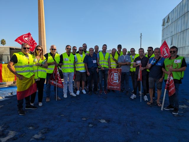 La Policía Local de las Torres de Cotillas vuelve a manifestarse en el Ayuntamiento ante nuevos recortes de derechos - 1, Foto 1