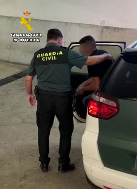 La Guardia Civil sorprende a los tres integrantes de un grupo delictivo que robaba en comercios - 4, Foto 4