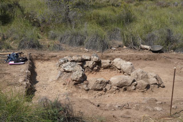 Gran hallazgo de una tumba intacta en la necrópolis del Collado y Pinar de Santa Ana en Jumilla que contenía un ajuar tartésico - 2, Foto 2