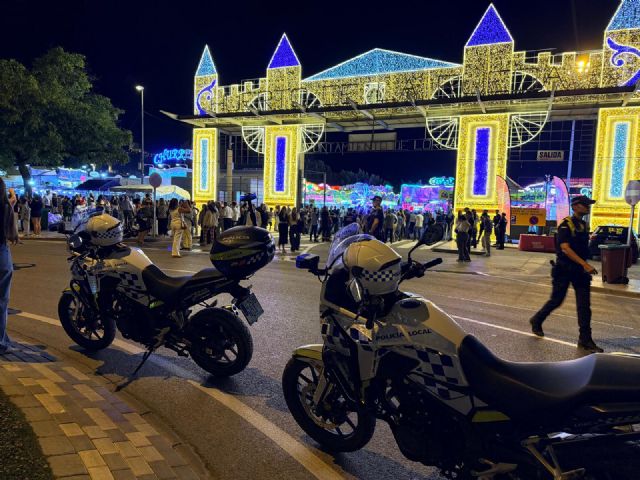 El 'operativo especial feria' de la Policía Local garantiza la convivencia, resultando una primera fase del dispositivo sin consecuencias ni hechos reseñables El 'operativo especial feria' de la Policía Local garantiza la convivencia, resultando una primera fase del dispositivo sin consecuencias ni hechos reseñables