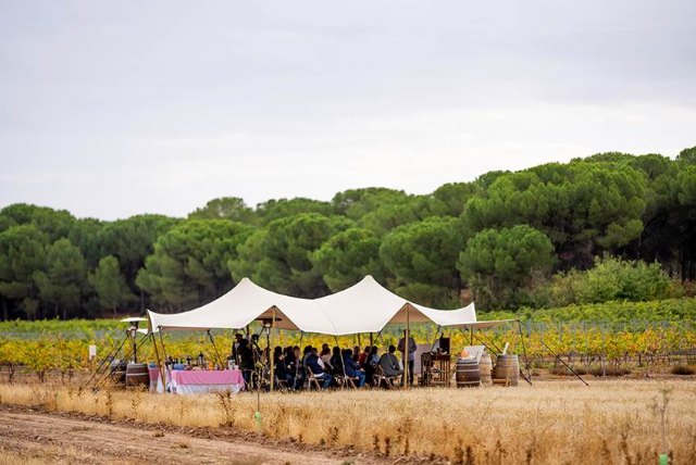 La bodega Cruz de Alba comparte su filosofía en el viñedo a través de su Campus Biodinámico - 1, Foto 1