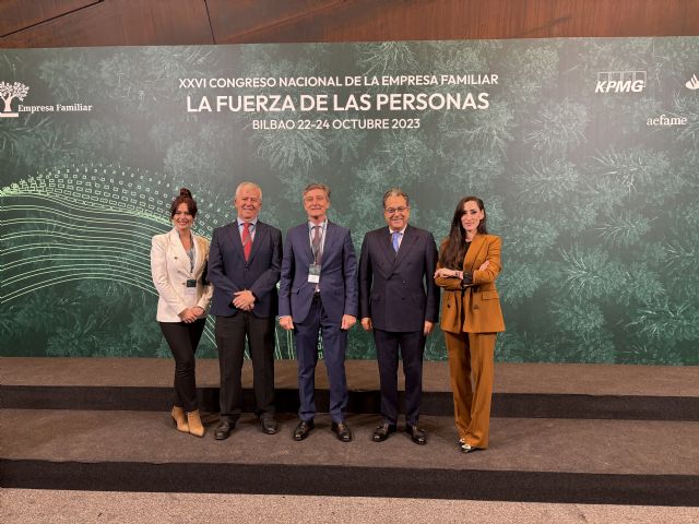 Amefmur reconoce a la UCAM por su compromiso con las personas en el Congreso Nacional de la Empresa Familiar - 1, Foto 1