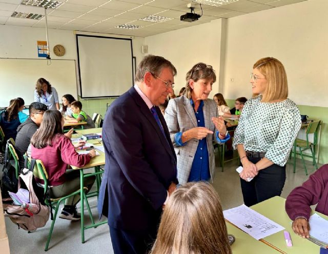 El Consejo Escolar de la Región de Murcia concede el premio al IES San Juan Bosco de Lorca en la modalidad de personal docente y no docente - 2, Foto 2