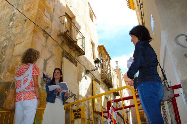 Urbanismo da un ultimátum al 'Banco malo' para ejecutar las obras que permitan reabrir la calle Joaquín Espín - 1, Foto 1