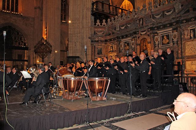 Religión. Música y fe: La Banda Sinfónica Municipal y la Coral del Teatro de la Maestranza interpretan el himno del Congreso de Hermandades - 2, Foto 2