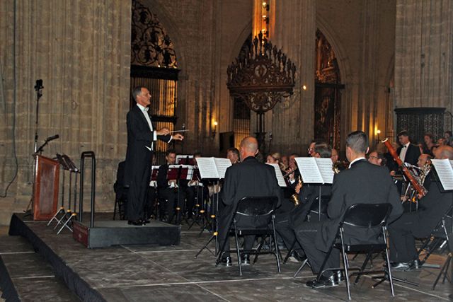 Religión. Música y fe: La Banda Sinfónica Municipal y la Coral del Teatro de la Maestranza interpretan el himno del Congreso de Hermandades - 3, Foto 3