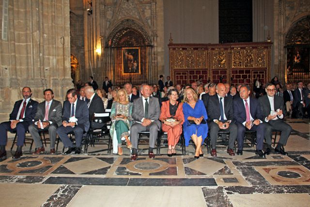 Religión. Música y fe: La Banda Sinfónica Municipal y la Coral del Teatro de la Maestranza interpretan el himno del Congreso de Hermandades - 5, Foto 5