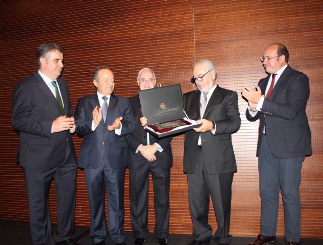 Pedro Antonio Sánchez asiste a la cena de antiguos alumnos de ENAE - 1, Foto 1