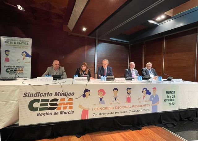 El consejero de Salud destaca la importancia de la formación en la clausura del I Congreso Regional de Residentes ‘Construyendo presente, creando futuro’ - 2, Foto 2