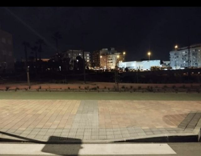 El PSOE de Molina de Segura denuncia el abandono y la inseguridad del recién inaugurado Parque Paraíso en el barrio de San Roque: un mes a oscuras - 1, Foto 1