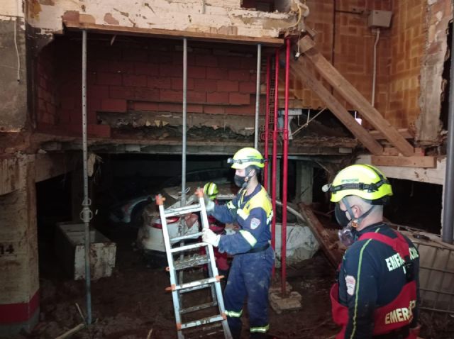 El Servicio de Emergencias del Ayuntamiento de Lorca continúa con los trabajos de consolidación de estructuras en Massanassa - 3, Foto 3