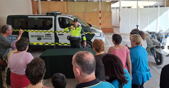 La Guardia Civil realiza una exhibición de medios a la fundación AFIM - 2, Foto 2