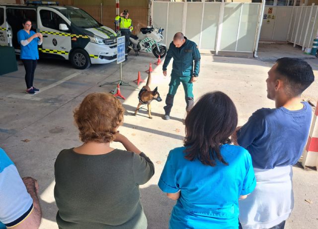 La Guardia Civil realiza una exhibición de medios a la fundación AFIM - 5, Foto 5