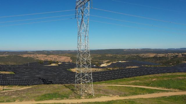 Iberdrola obtiene el permiso ambiental para la primera instalación híbrida hidroeléctrica con solar de España - 1, Foto 1