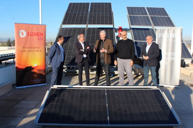 Luxen Hispánica dona al Centro de Formación de FREMM 18 módulos fotovoltaicos de alta tecnología - 1, Foto 1