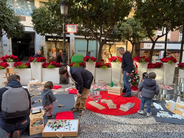 El Ayuntamiento de Murcia fomenta la importancia del juego a través de materiales no estructurados esta Navidad - 2, Foto 2