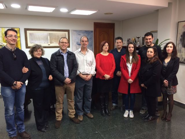 El Ayuntamiento de Molina de Segura recibe la visita de profesores galeses e italianos que participan junto al CEIP Maestro Francisco Martínez Bernal en un proyecto europeo Erasmus+ - 1, Foto 1