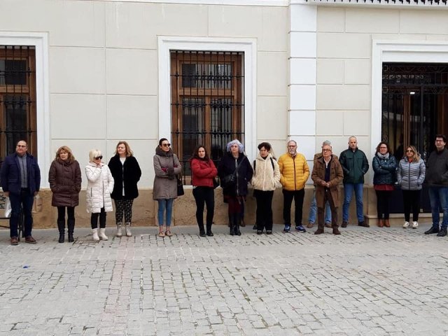 Concentración en el Ayuntamiento de Cieza por el aniversario de la guerra de Ucrania - 1, Foto 1