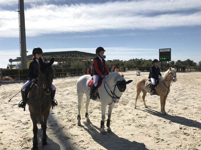 María Martínez y Giulio Fortini inauguran con victorias la temporada del Poni Club Terra Natura Murcia - 1, Foto 1