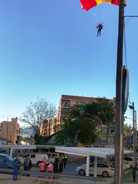 La PAPEA realizó hoy un ensayo del salto paracaidista que realizarán el próximo domingo, en el Encuentro del Resucitado en Alcantarilla - 3, Foto 3