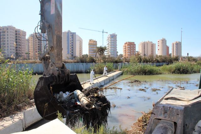 La CHS licita el contrato de mantenimiento y limpieza residuos en las redes de flotantes del río Segura - 1, Foto 1