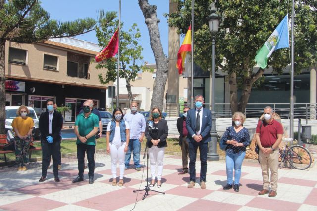 San Pedro del Pinatar se suma al minuto de silencio en memoria de las víctimas del coronavirus - 2, Foto 2