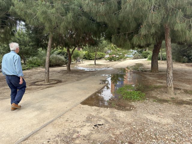 MC apremia al Gobierno local a intervenir en el Parque de la Rosa para que no caiga en el abandono - 4, Foto 4