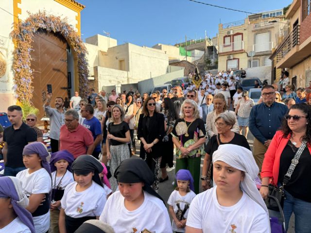 Los costaleros infantiles recorren las calles con el Paso Chico 2024 - 2, Foto 2