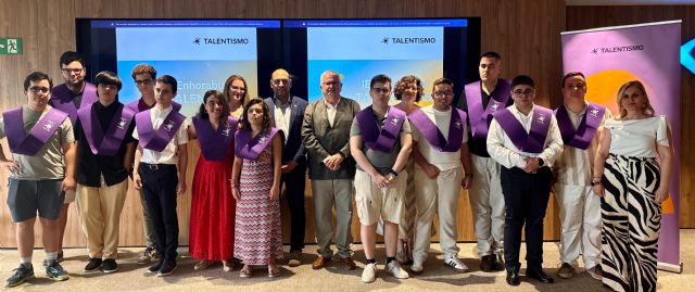 Talentismo celebra la graduación de la primera promoción de los programas formativos de Auxiliares de Servicios Administrativos y de Ofimática Talentismo celebra la graduación de la primera promoción de los programas formativos de Auxiliares de Servicios Administrativos y de Ofimática