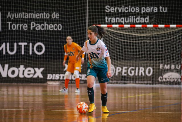 Carmen se incorpora a la primera plantilla del STV Roldán - 3, Foto 3