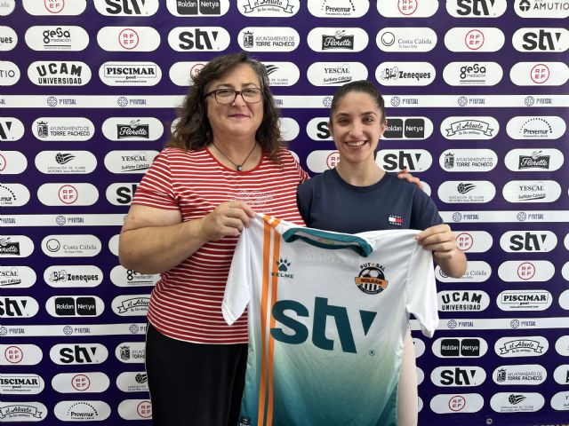 Carmen se incorpora a la primera plantilla del STV Roldán - 4, Foto 4