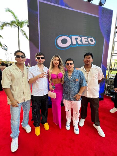 Paola Cospi Deslumbra en la Alfombra Roja de los Premios Juventud de Univision en Puerto Rico con un Diseño Inspirado en Barbie - 4, Foto 4