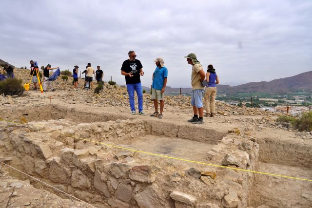 Los vecinos de Santomera descubren los secretos del Poblado Íbero del Balumba - 1, Foto 1