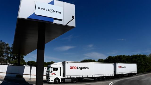 XPO Logistics incorpora un duotráiler para las operaciones de carga completa del Grupo Stellantis en la Península Ibérica - 1, Foto 1