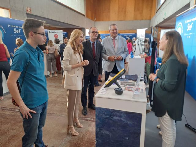 Cerca de 3.000 personas participan en la segunda Feria de Empleo del SEF para conocer las oportunidades del mercado laboral - 2, Foto 2