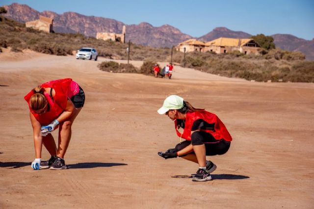 Cruz Roja organiza la limpieza de la playa de La Carolina - 2, Foto 2