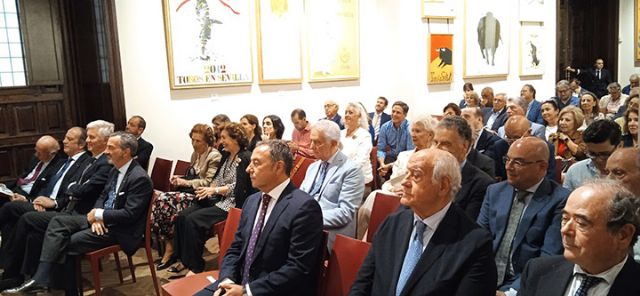 Libro taurino. Sevilla. Andrés Amorós presentó ´El Arte del Toreo´ en la Maestranza, acompañado por Bieito Rubido, Juan José Padilla y José Luque Teruel - 2, Foto 2