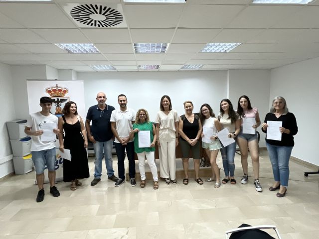 Más de 50 personas reciben sus certificados y diplomas de las acciones formativas destinadas a desempleados para mejorar su empleabilidad - 1, Foto 1